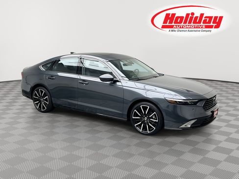 Used 2024 Honda Accord Touring image 1