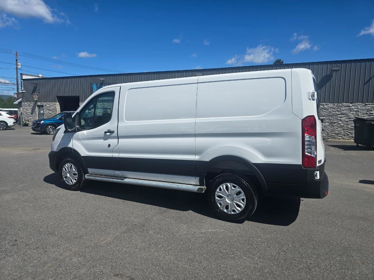Used 2025 Ford Transit 250 Low Roof w/ Exterior Upgrade Package RWD image 5