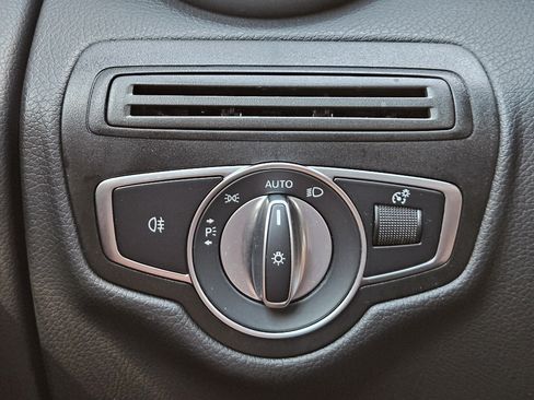 Certified 2022 Mercedes-Benz GLC 300 4MATIC image 22