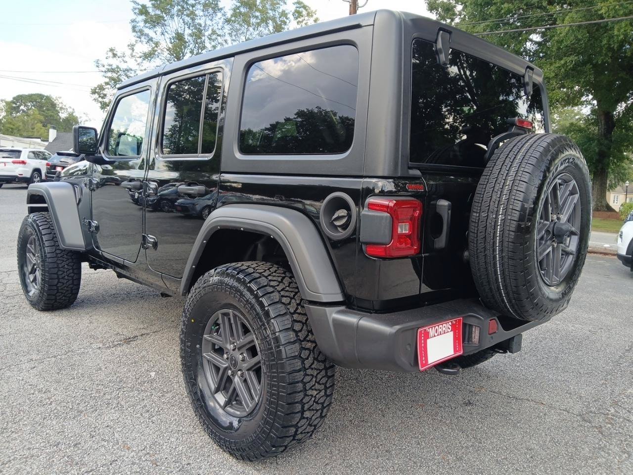 Used 2024 Jeep Wrangler Unlimited Sport AWD/4WD image 7