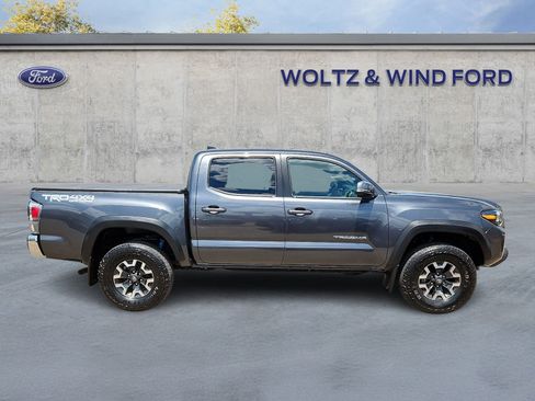 Used 2023 Toyota Tacoma TRD Off-Road AWD/4WD image 7