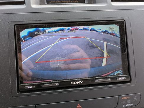 Used 2012 Toyota Highlander SE w/ Tow Pkg image 11