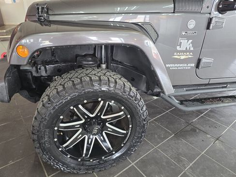 Used 2014 Jeep Wrangler Unlimited Sahara image 31