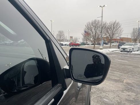 Used 2025 Nissan Frontier PRO-4X image 4