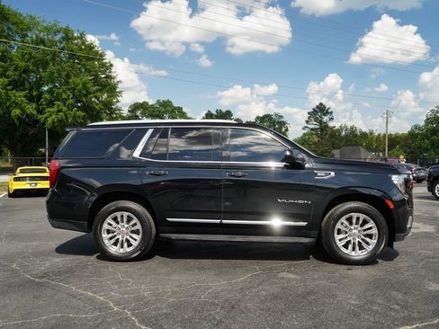 Used 2021 GMC Yukon SLT RWD image 2