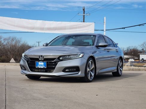 Certified 2018 Honda Accord Touring image 3