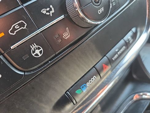 Used 2018 Dodge Grand Caravan GT FWD image 36