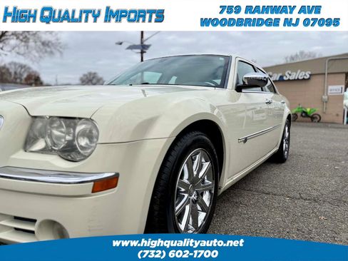 Used 2009 Chrysler 300 C image 9