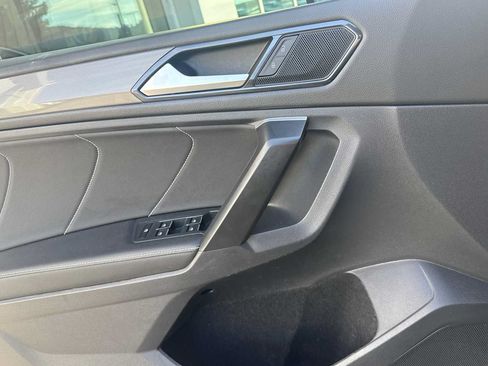 Certified 2023 Volkswagen Tiguan SE FWD image 33