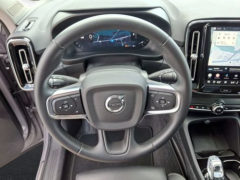 Certified 2026 Volvo XC40 B5 Plus AWD/4WD image 22