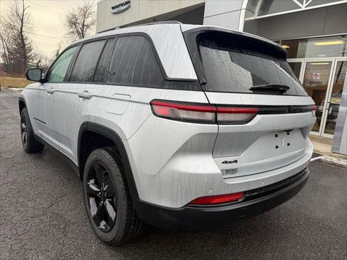 Certified 2023 Jeep Grand Cherokee Altitude AWD/4WD image 10