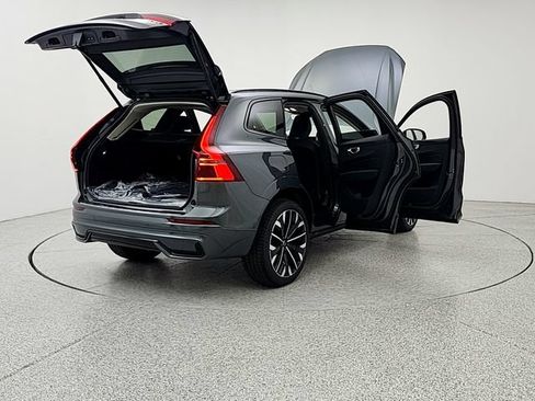New 2026 Volvo XC60 B5 Ultra w/ Climate Package AWD/4WD image 11