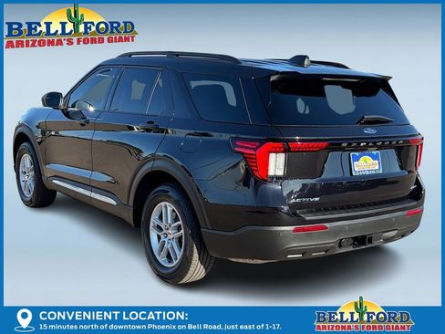 Used 2025 Ford Explorer Active image 2