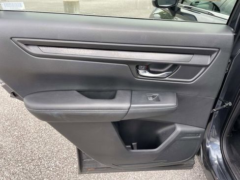 Used 2025 Honda CR-V LX image 12