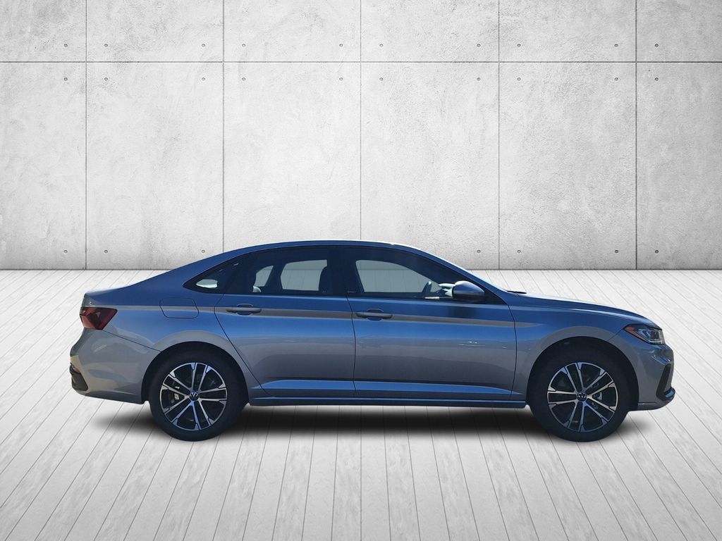 Used 2026 Volkswagen Jetta Sport FWD image 4