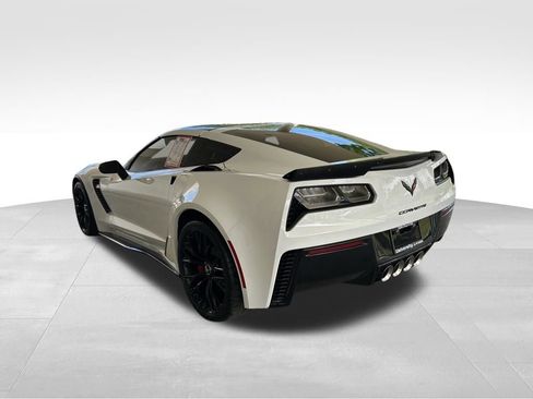 Used 2015 Chevrolet Corvette Z06 w/ 3LZ Preferred Equipment Group image 6