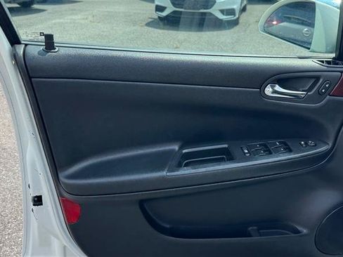 Used 2009 Chevrolet Impala LS FWD image 30