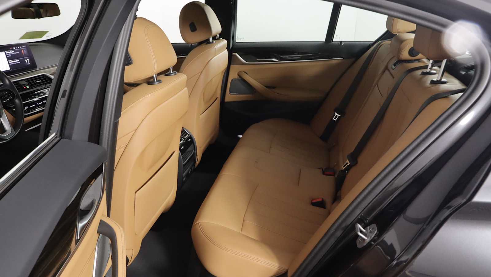 Used 2023 BMW 530i xDrive w/ Premium Package AWD/4WD image 13