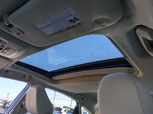 Used 2021 Toyota Avalon XLE image 15