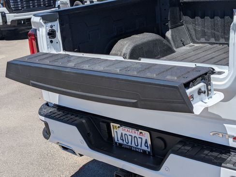 Used 2026 GMC Sierra 1500 AT4 w/ AT4 Premium Package AWD/4WD image 32
