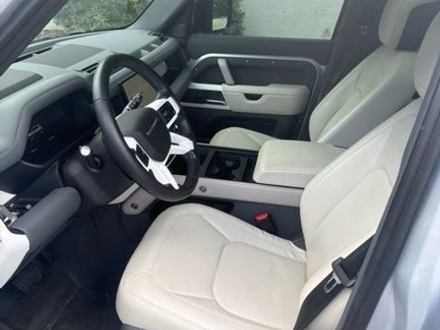 Used 2024 Land Rover Defender 110 SE AWD/4WD image 3