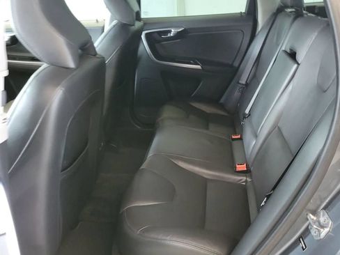 Used 2016 Volvo XC60 T5 Platinum w/ Climate Package AWD/4WD image 10