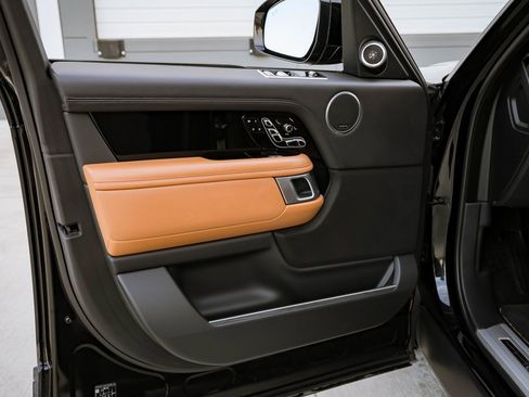 Used 2020 Land Rover Range Rover SV Autobiography Dynamic image 17