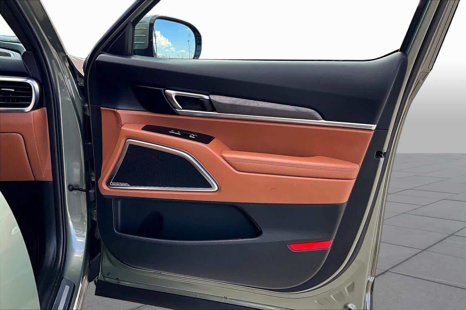 Certified 2025 Kia Telluride SX Prestige X-Line AWD/4WD image 21