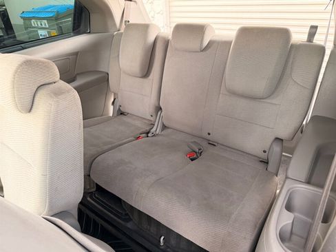 Used 2011 Honda Odyssey EX image 37