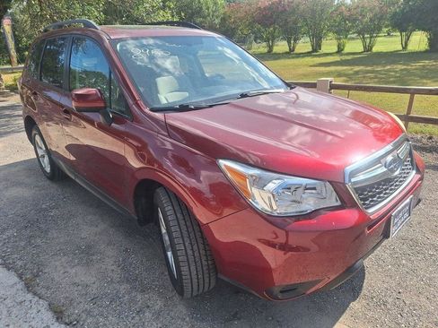 Used 2014 Subaru Forester 2.5i Premium w/ All-Weather Package AWD/4WD image 4