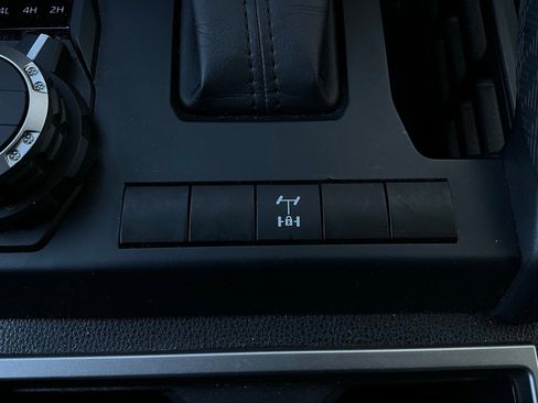 Used 2025 Toyota Tacoma TRD Off-Road image 21