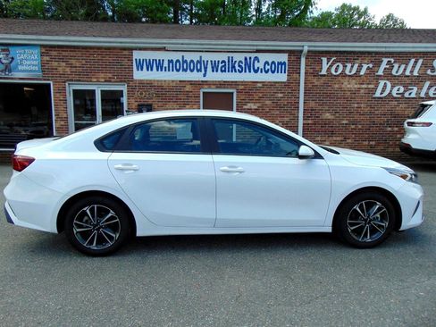 Used 2024 Kia Forte LXS image 4