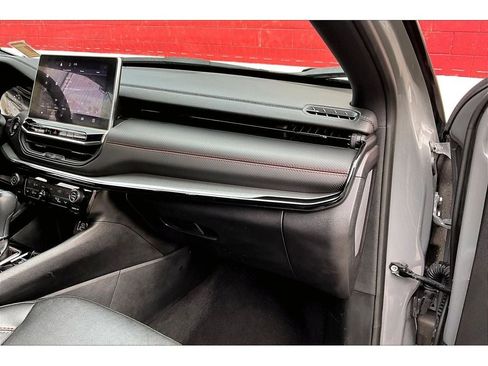 Used 2023 Jeep Compass Trailhawk image 17