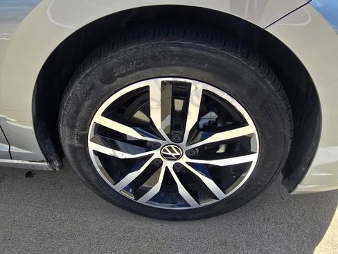 Used 2025 Volkswagen Jetta SE FWD image 10