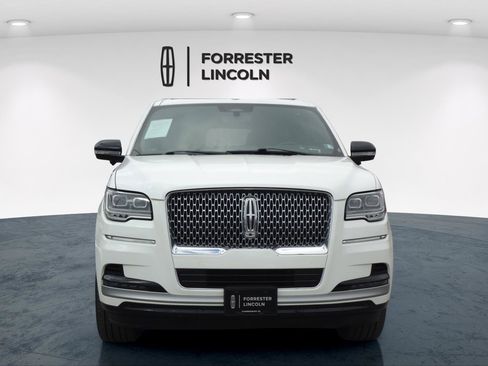 Used 2023 Lincoln Navigator Reserve image 8