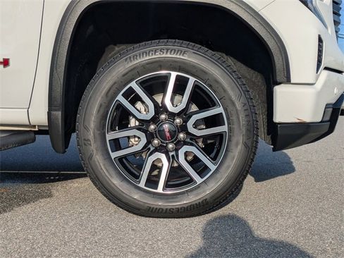 Used 2024 GMC Sierra 1500 AT4 w/ Technology Package image 12
