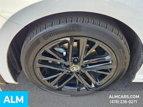 Used 2025 Toyota Camry SE image 11