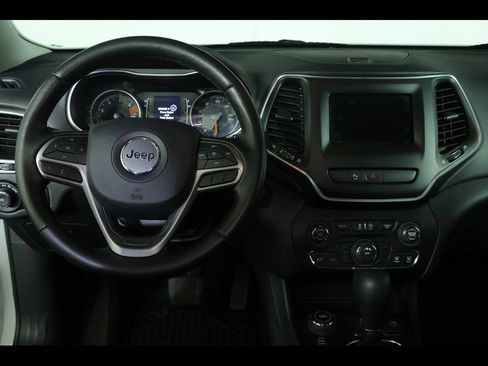 Used 2020 Jeep Cherokee Latitude Plus w/ Cold Weather Group AWD/4WD image 23