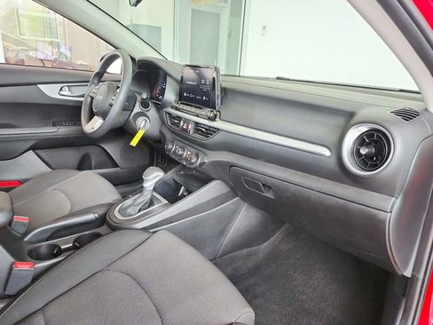 Certified 2023 Kia Forte LXS w/ LXS Technology Package FWD image 22