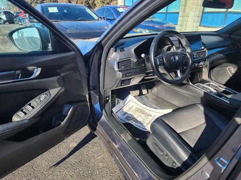 Used 2018 Honda Accord Sport image 17