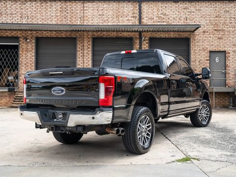 Used 2019 Ford F250 Lariat w/ Lariat Ultimate Package AWD/4WD image 2