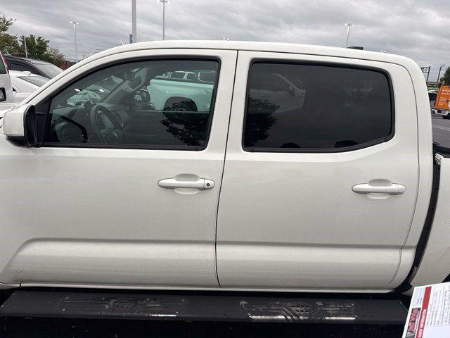 Used 2022 Toyota Tacoma SR AWD/4WD image 2