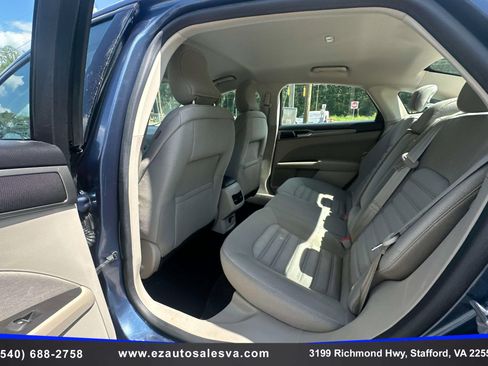 Used 2019 Ford Fusion SE FWD image 15