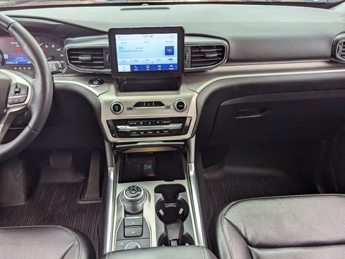 Used 2020 Ford Explorer XLT w/ Equipment Group 202A image 17