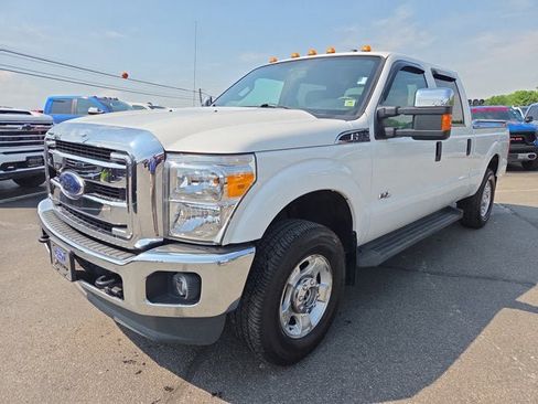 Used 2014 Ford F250 XLT AWD/4WD image 2