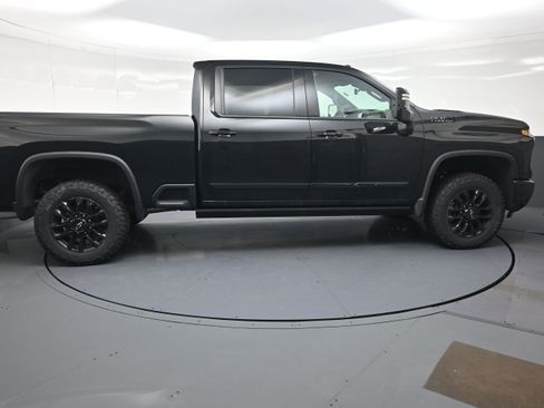 New 2026 Chevrolet Silverado 2500 High Country w/ High Country Premium Package AWD/4WD image 2