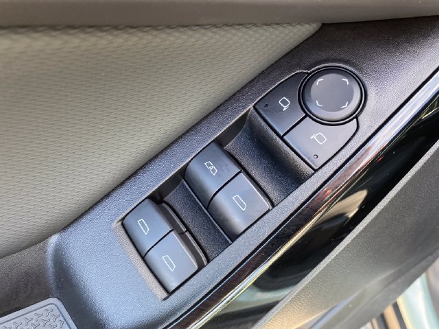 Used 2025 Chevrolet Equinox LT w/ Safety and Technology Package AWD/4WD image 18