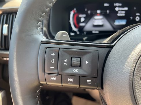 New 2025 Nissan Pathfinder Platinum w/ Black Appearance Package image 27