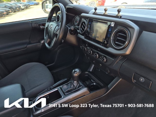 Used 2016 Toyota Tacoma TRD Off-Road w/ Towing Package AWD/4WD image 12