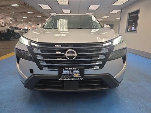 Used 2024 Nissan Rogue SV FWD image 17